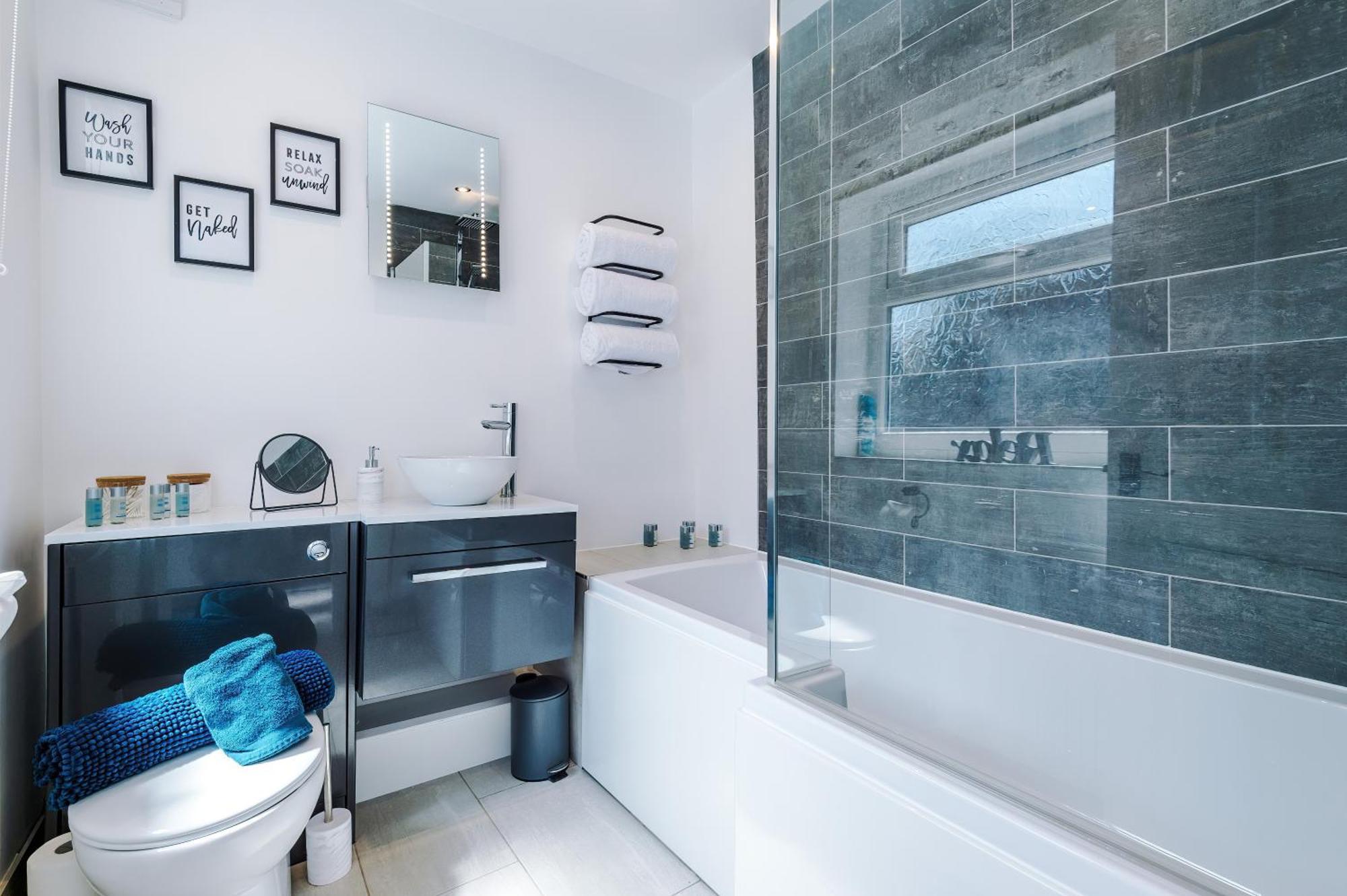 Spacious 3-Bed Home In Nantwich By 53 Degrees Property - Amazing Location, Ideal For Groups - Sleeps 6 エクステリア 写真