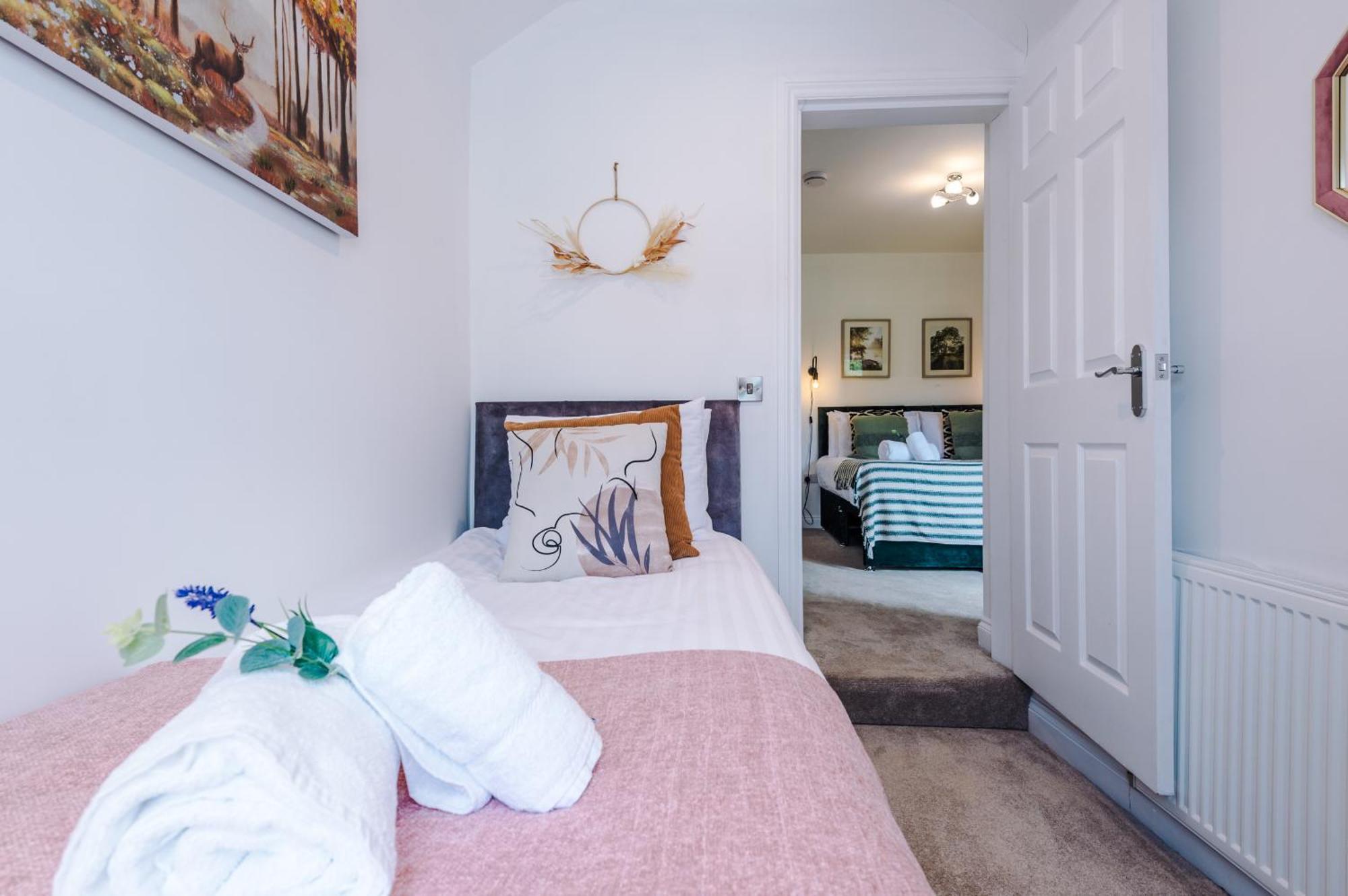 Spacious 3-Bed Home In Nantwich By 53 Degrees Property - Amazing Location, Ideal For Groups - Sleeps 6 エクステリア 写真