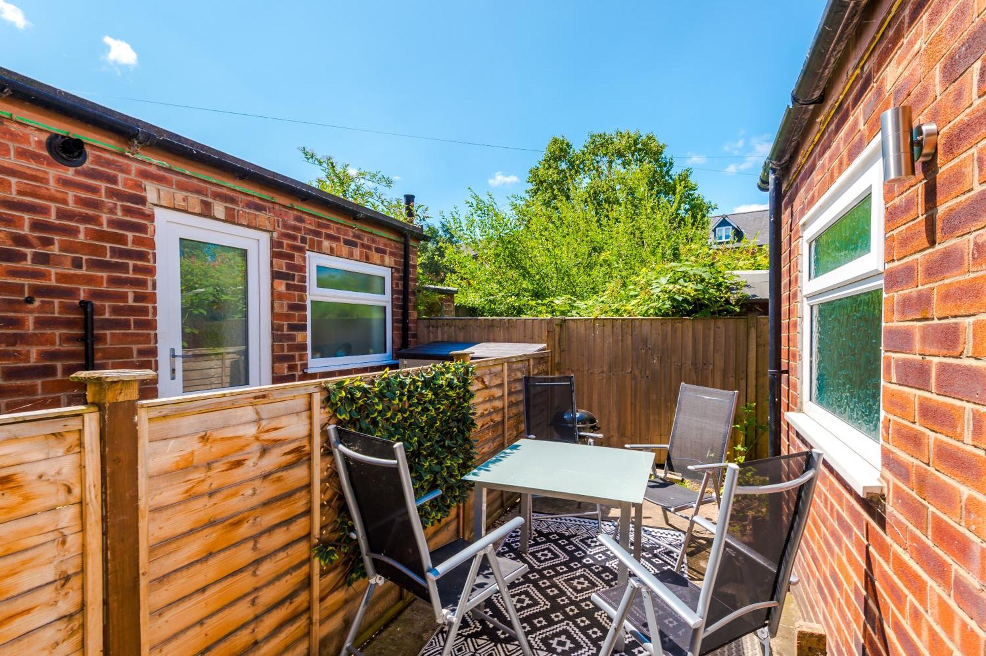 Spacious 3-Bed Home In Nantwich By 53 Degrees Property - Amazing Location, Ideal For Groups - Sleeps 6 エクステリア 写真